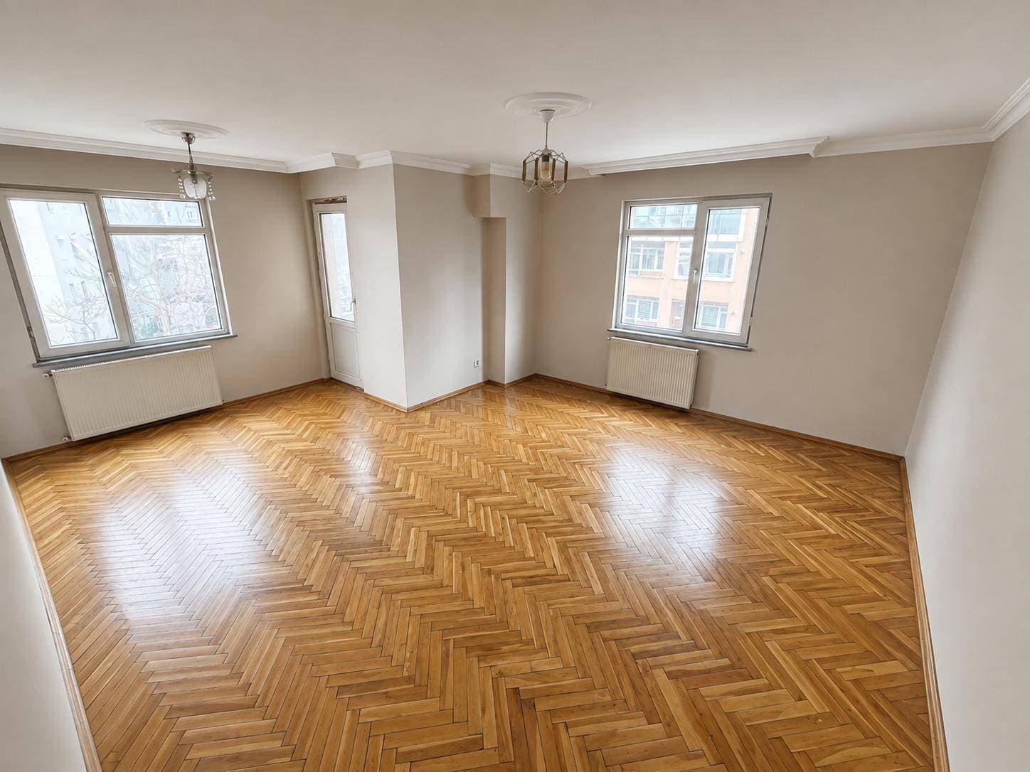 KAVACIK’TA MERKEZİ KONUMDA 100 m² 3+1 ARA KAT SATILIK DAİRE